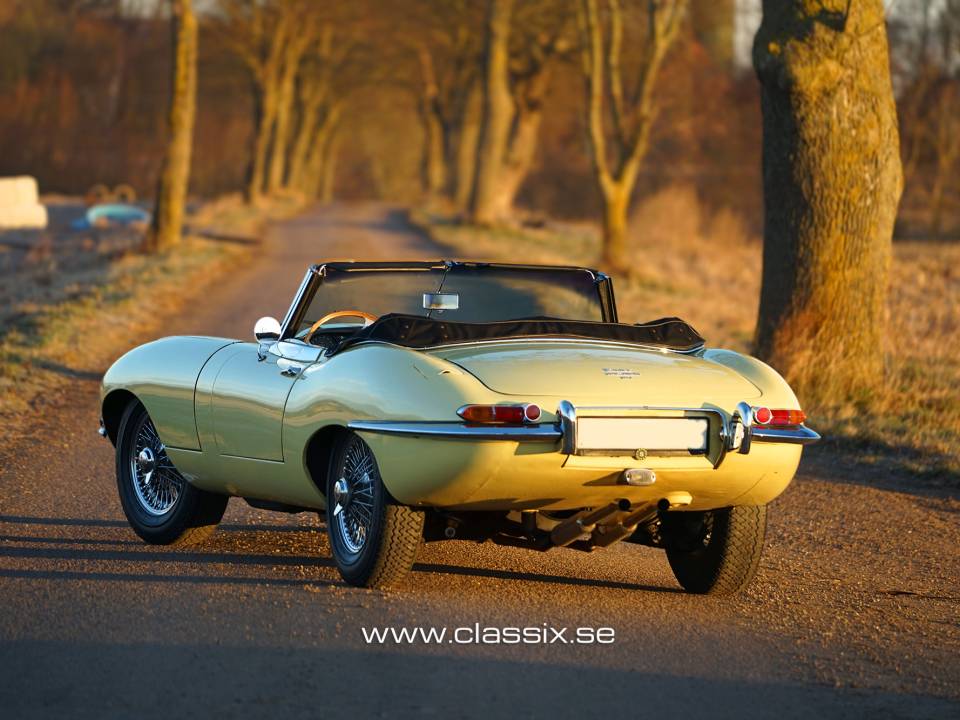 Bild 13/23 von Jaguar E-Type (1968)