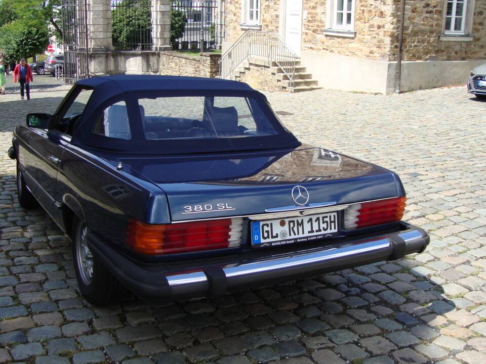 Bild 6/54 von Mercedes-Benz 380 SL (1982)