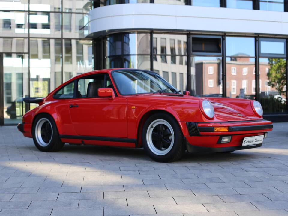 Afbeelding 49/50 van Porsche 911 Carrera 3.2 (1988)