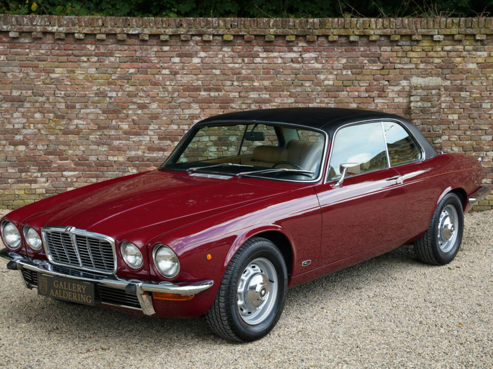 Bild 47/50 von Jaguar XJ 6 L 4.2 (1977)