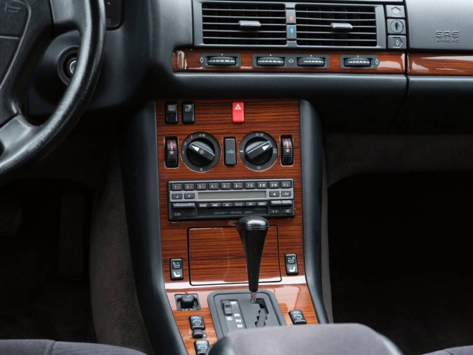 Image 12/14 of Mercedes-Benz 500 SE (1991)