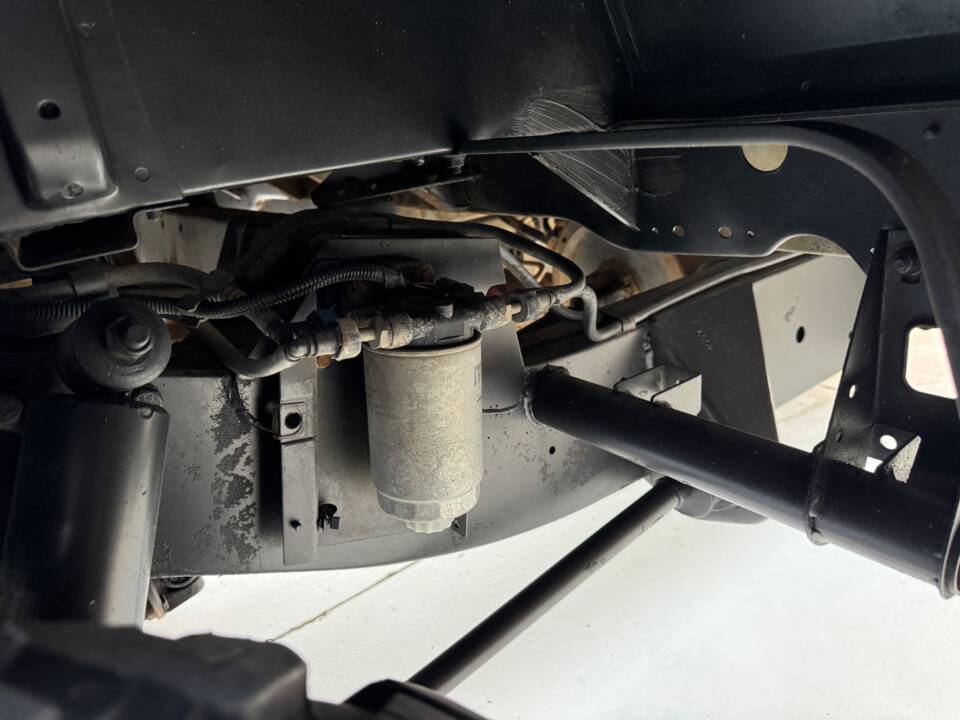Bild 48/61 von Land Rover Defender 90 Td5 (2000)