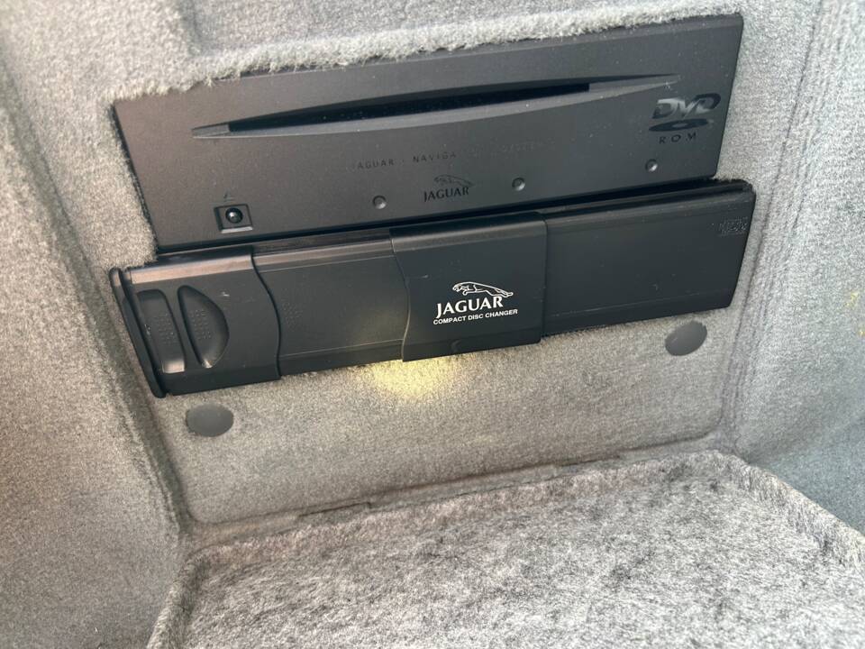 Bild 21/24 von Jaguar XJ 2.7 D (2007)