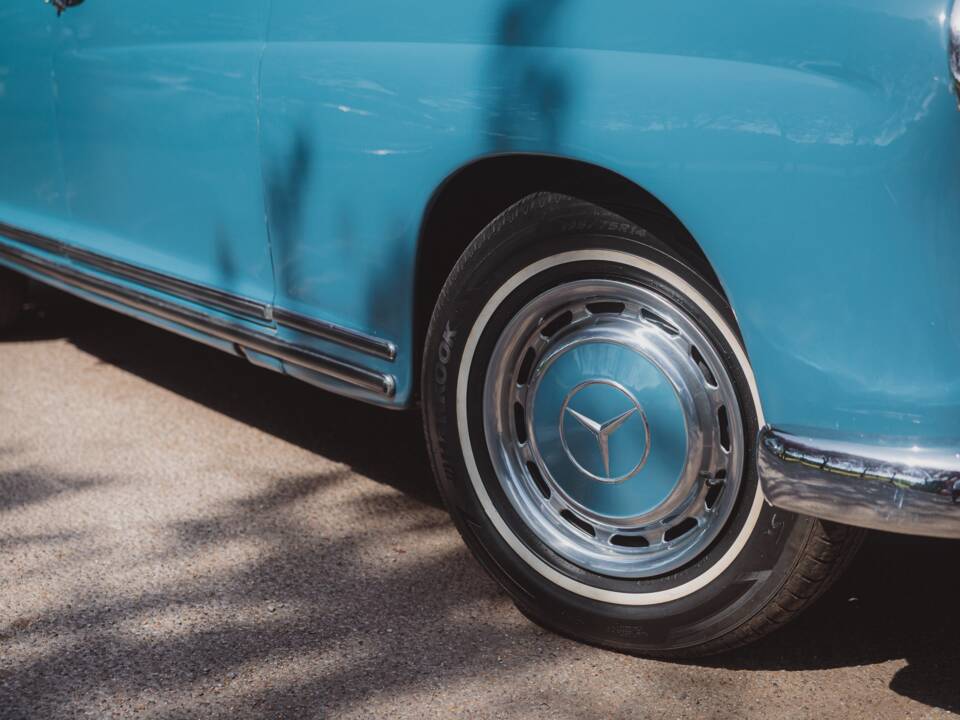 Image 26/50 of Mercedes-Benz 220 a (1956)