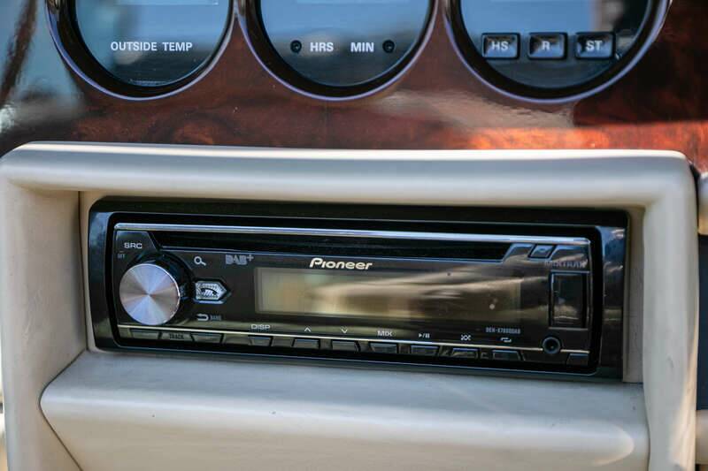 Image 14/47 of Bentley Continental (1987)