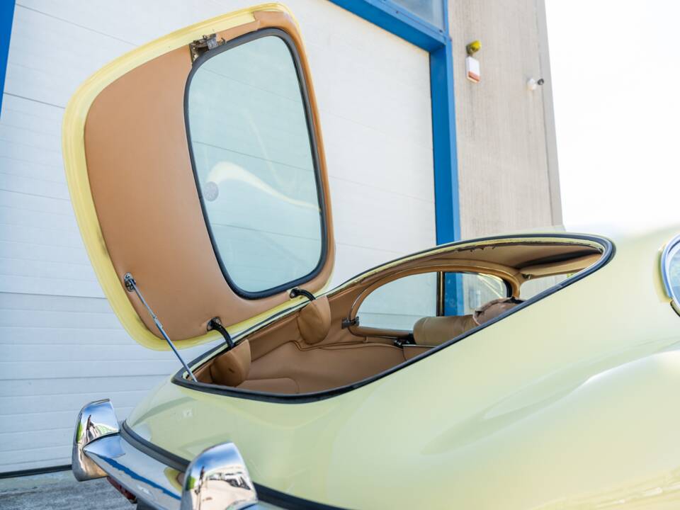 Image 75/78 de Jaguar E-Type (1969)