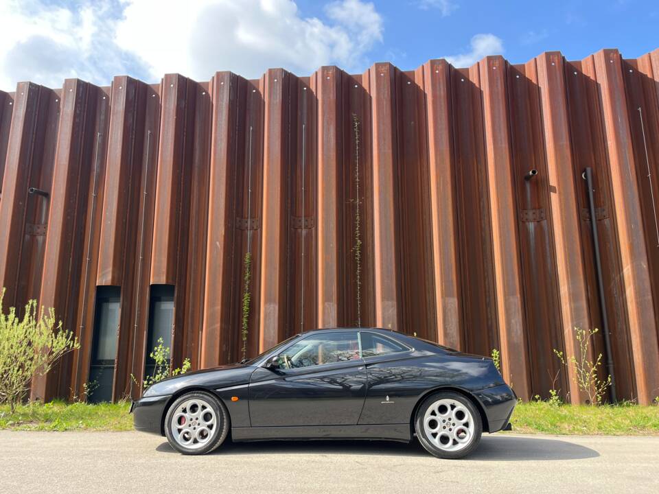 Image 63/64 of Alfa Romeo GTV 3.2 V6 24V (2003)