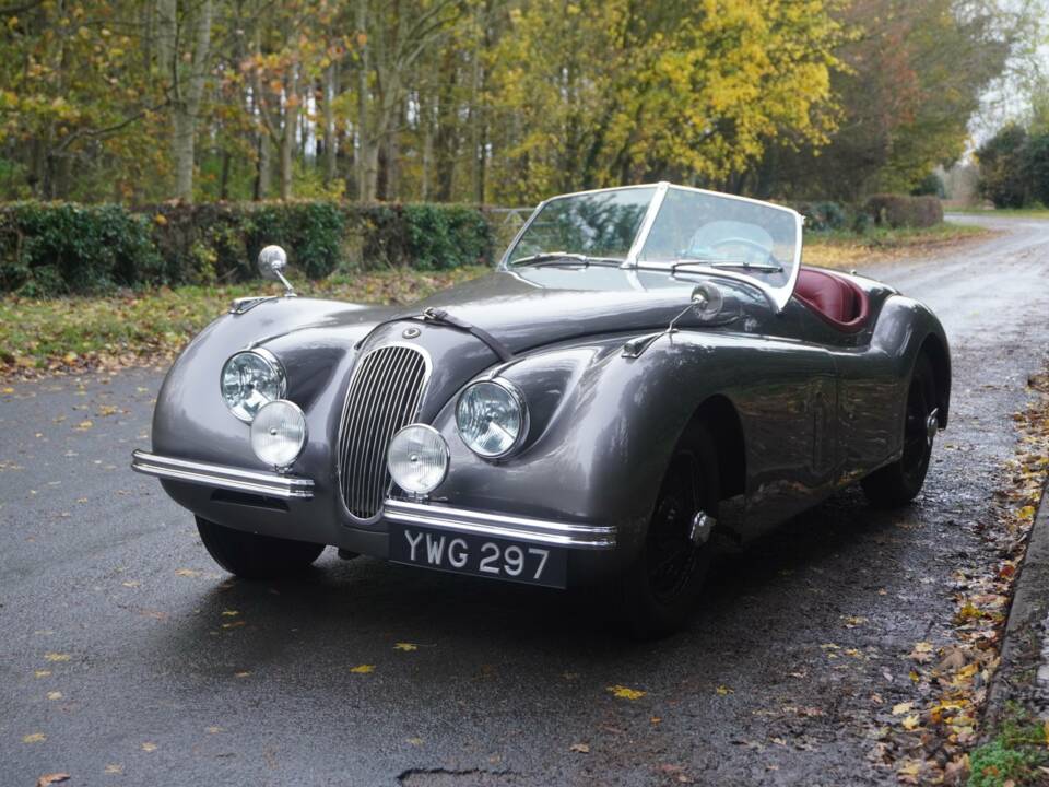 Image 3/19 of Jaguar XK 120 OTS (1952)