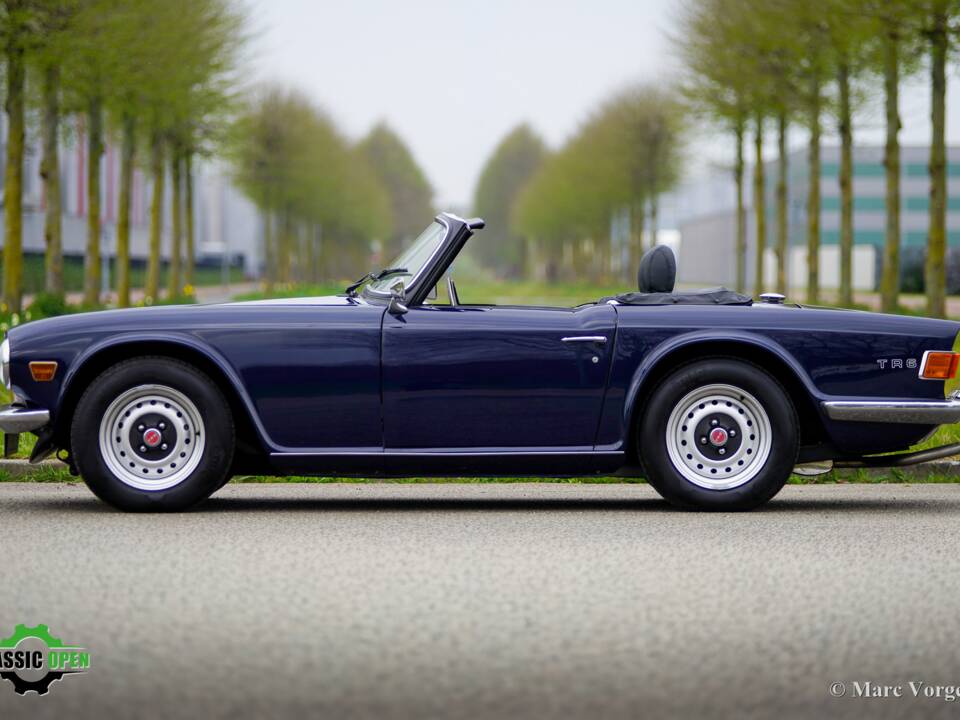 Image 3/42 of Triumph TR 6 PI (1972)