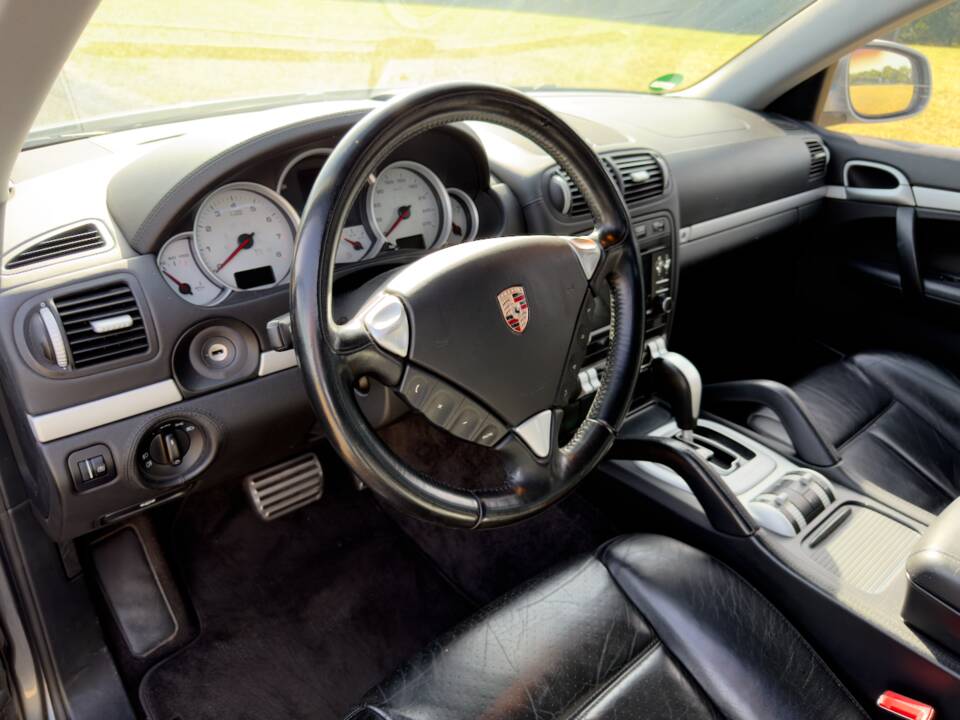 Bild 11/14 von Porsche Cayenne S (2006)