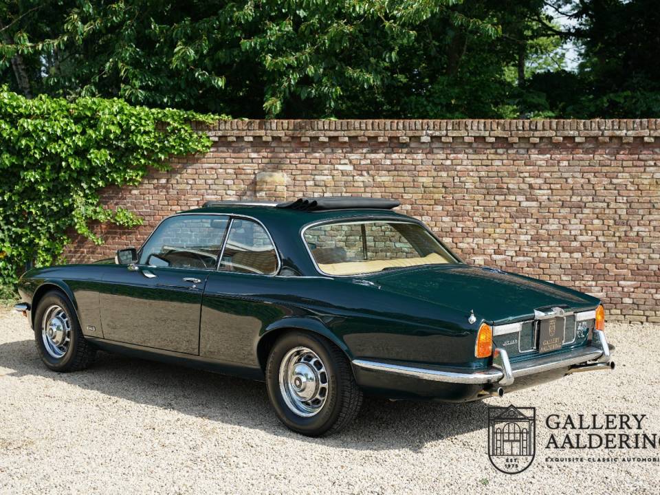 Immagine 2/50 di Jaguar XJ 6 L 4.2 (1975)