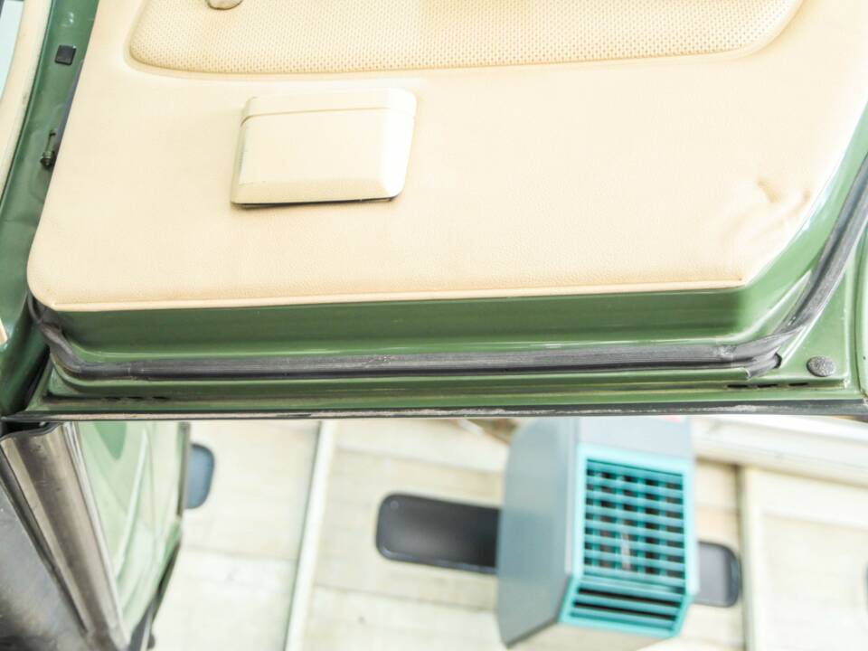 Afbeelding 49/50 van Mercedes-Benz 300 D (1978)