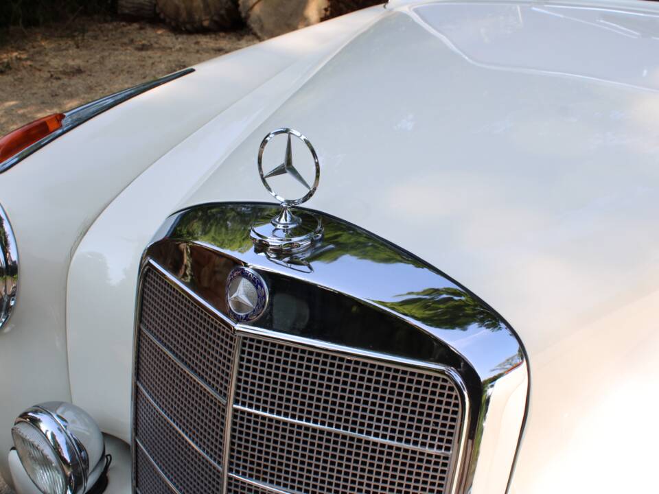 Image 9/50 of Mercedes-Benz 219 (1959)