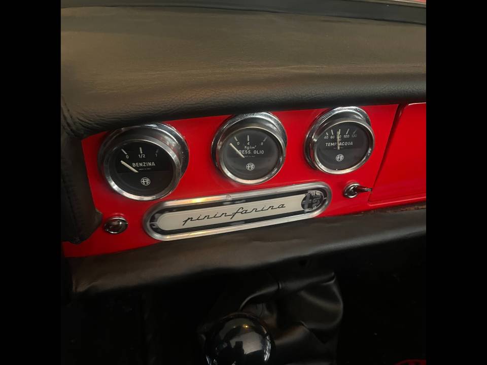 Afbeelding 8/14 van Alfa Romeo 1600 Spider Duetto (1966)