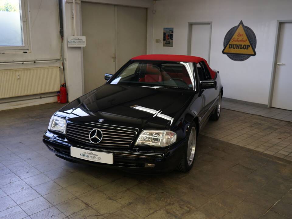 Imagen 9/41 de Mercedes-Benz SL 500 (1997)