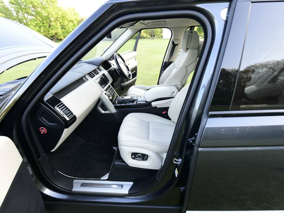 Bild 44/50 von Land Rover Range Rover Autobiography SDV8 (2017)