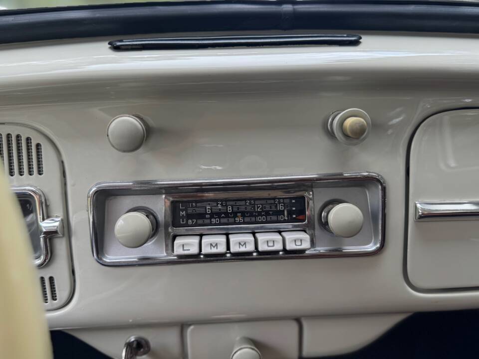 Afbeelding 18/27 van Volkswagen Käfer 1300 (1966)