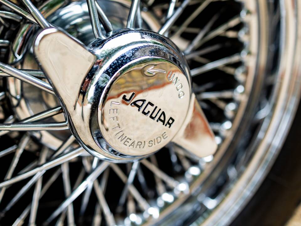 Bild 29/50 von Jaguar E-Type 4.2 (1965)