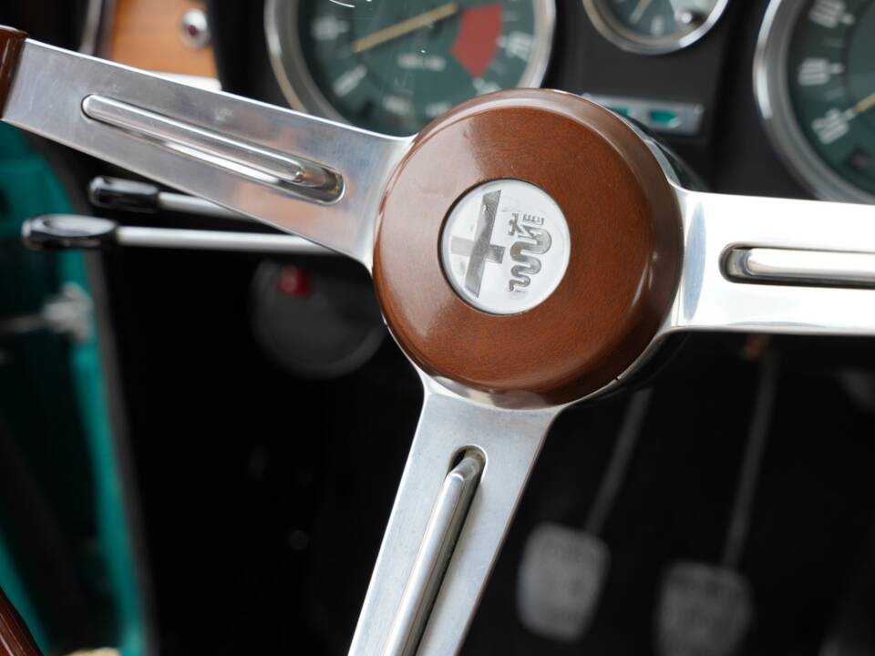 Bild 21/50 von Alfa Romeo Giulia 1300 TI (1972)