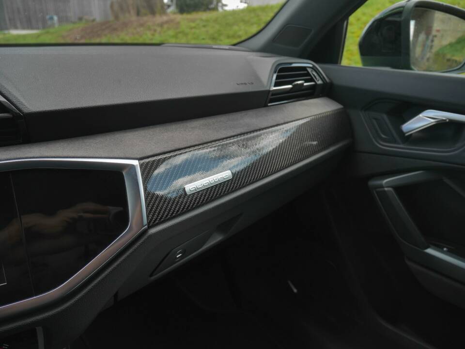 Bild 34/45 von Audi RS Q3 (1900)