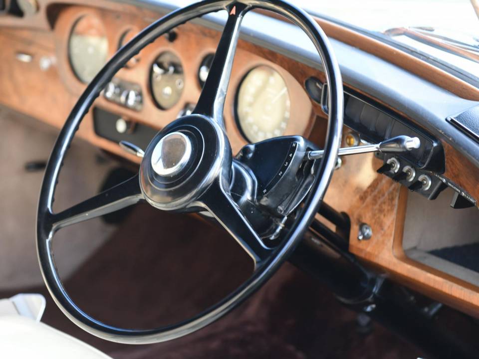 Image 22/50 de Bentley S 3 (1963)