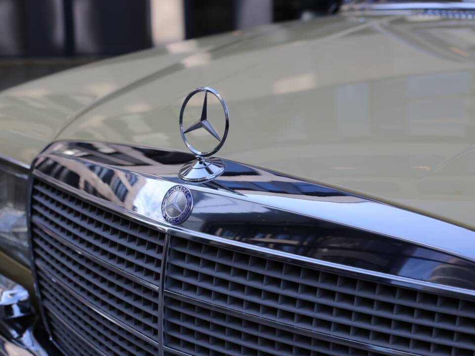 Bild 25/76 von Mercedes-Benz 280 SE (1977)