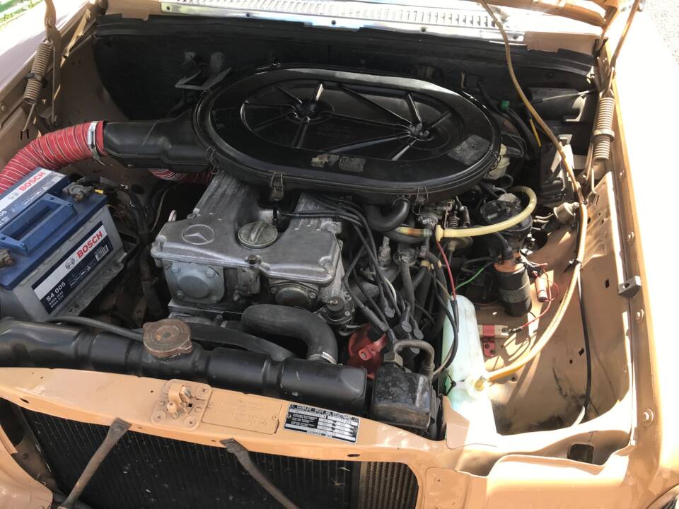Image 7/10 of Mercedes-Benz 280 (1975)