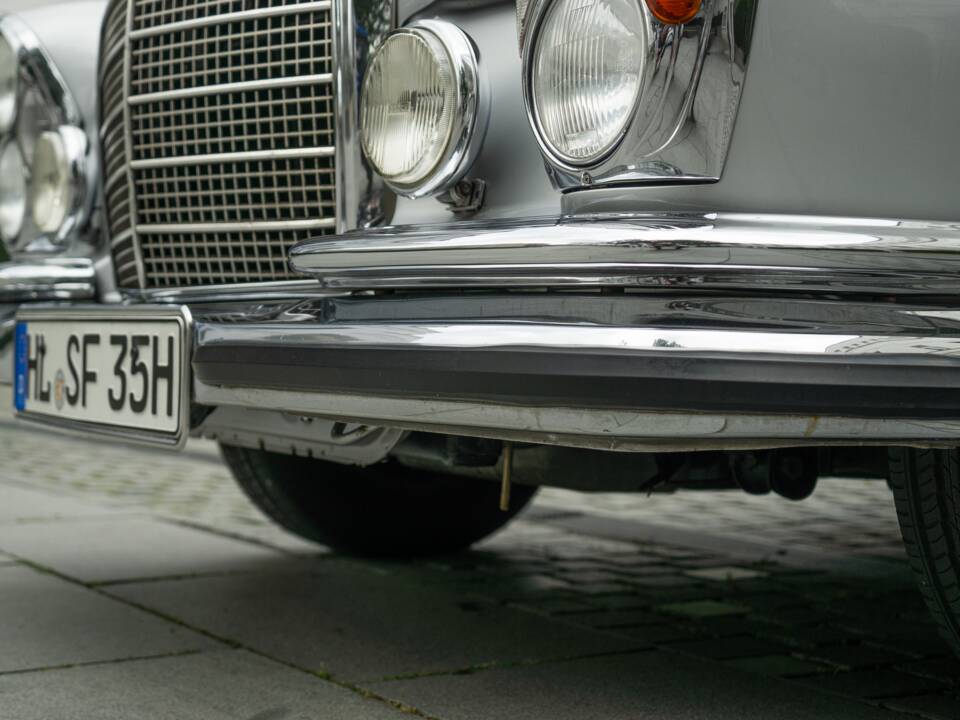 Image 34/95 of Mercedes-Benz 280 SE 3,5 (1970)
