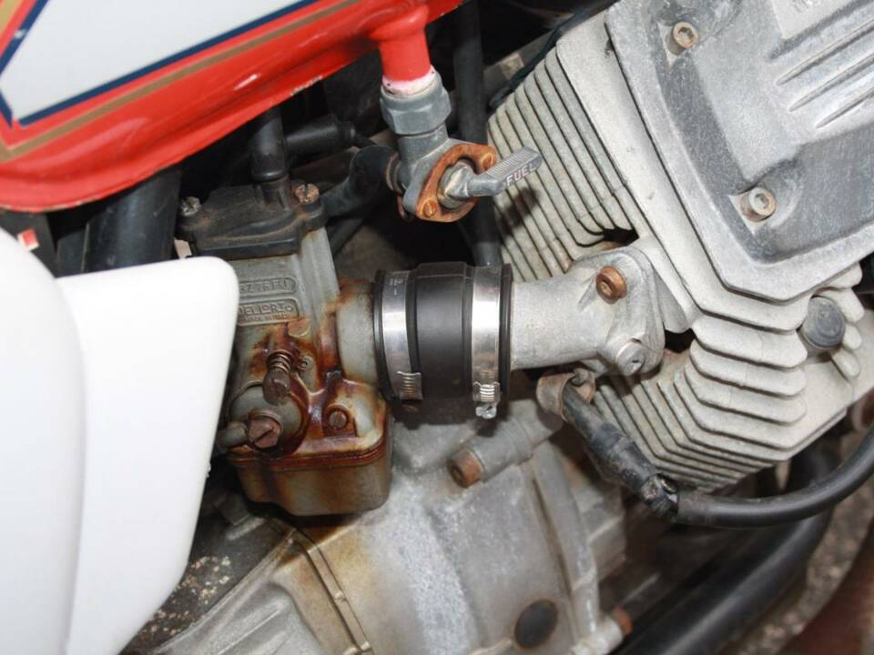 Image 38/50 de Moto Guzzi DUMMY (1984)