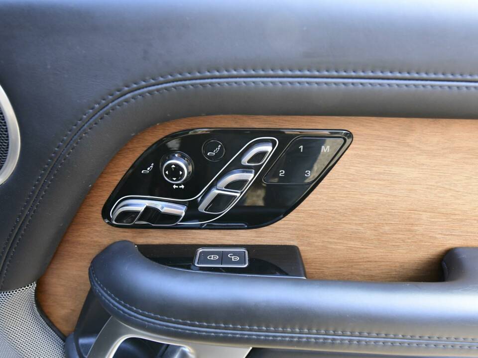 Image 34/50 of Land Rover Range Rover V8 SV Autobiography (2018)