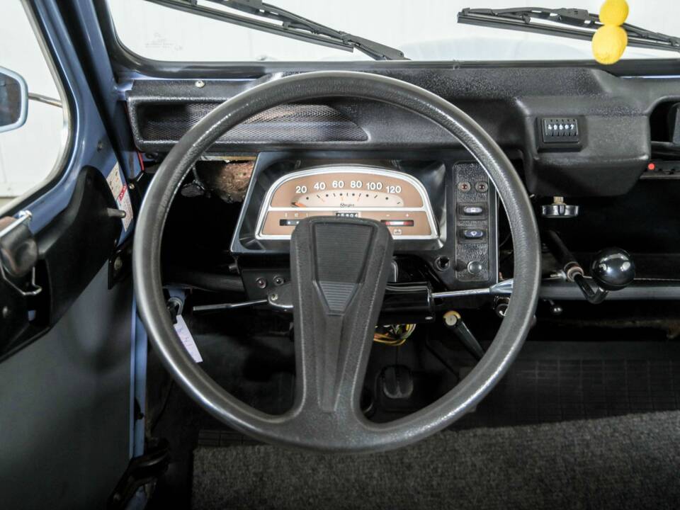 Image 8/50 of Citroën 2 CV 6 (1987)
