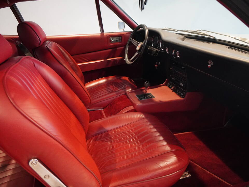 Bild 13/22 von Aston Martin DBS V8 (1971)