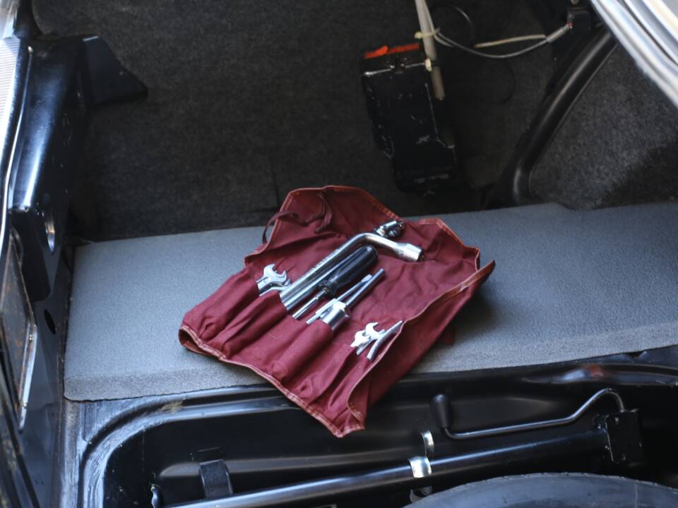 Afbeelding 34/46 van Mercedes-Benz 450 SEL 6,9 (1977)