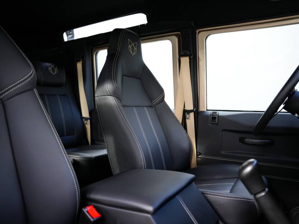 Bild 11/58 von Land Rover Defender 110 (2013)