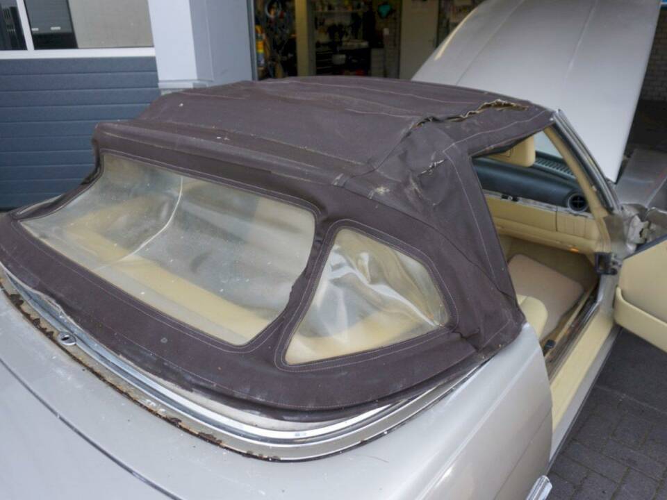 Bild 16/36 von Mercedes-Benz 560 SL (1989)