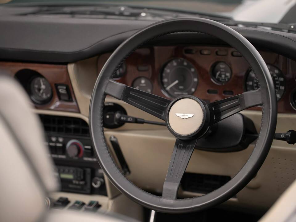 Imagen 34/45 de Aston Martin V8 Volante (1984)