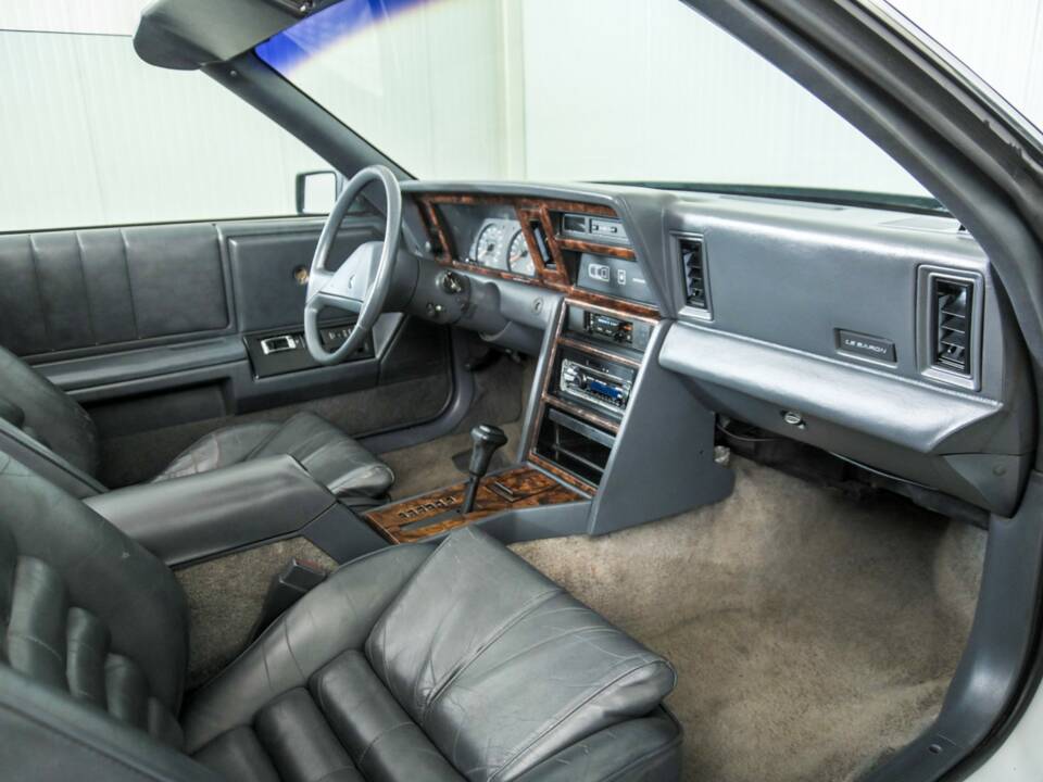 Bild 12/50 von Chrysler Le Baron 2.5 Turbo (1988)