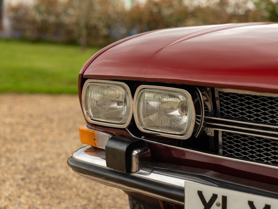 Image 9/45 of Peugeot 504 Convertible (1974)