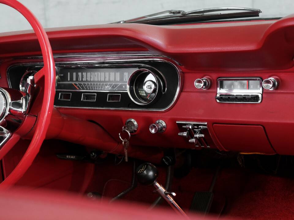 Image 26/50 of Ford Mustang 289 (1964)