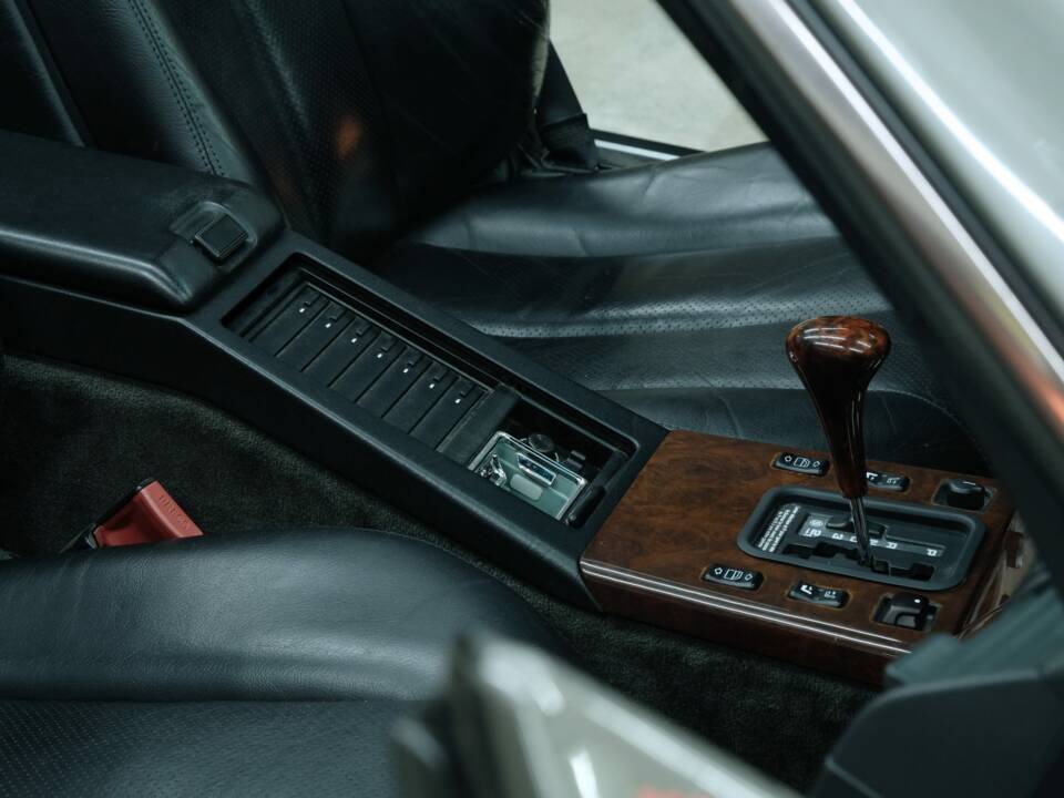 Image 37/50 of Mercedes-Benz SL 500 (1994)