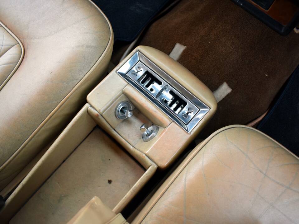 Image 38/50 of Rolls-Royce Silver Shadow II (1979)