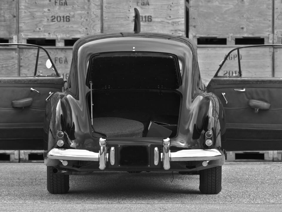 Bild 9/10 von Bentley R-Type Continental (1952)