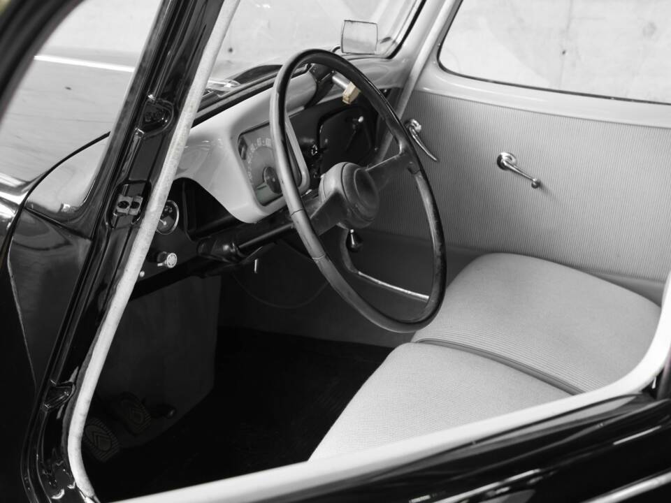 Image 20/50 of Citroën Traction Avant 11 BL (1953)