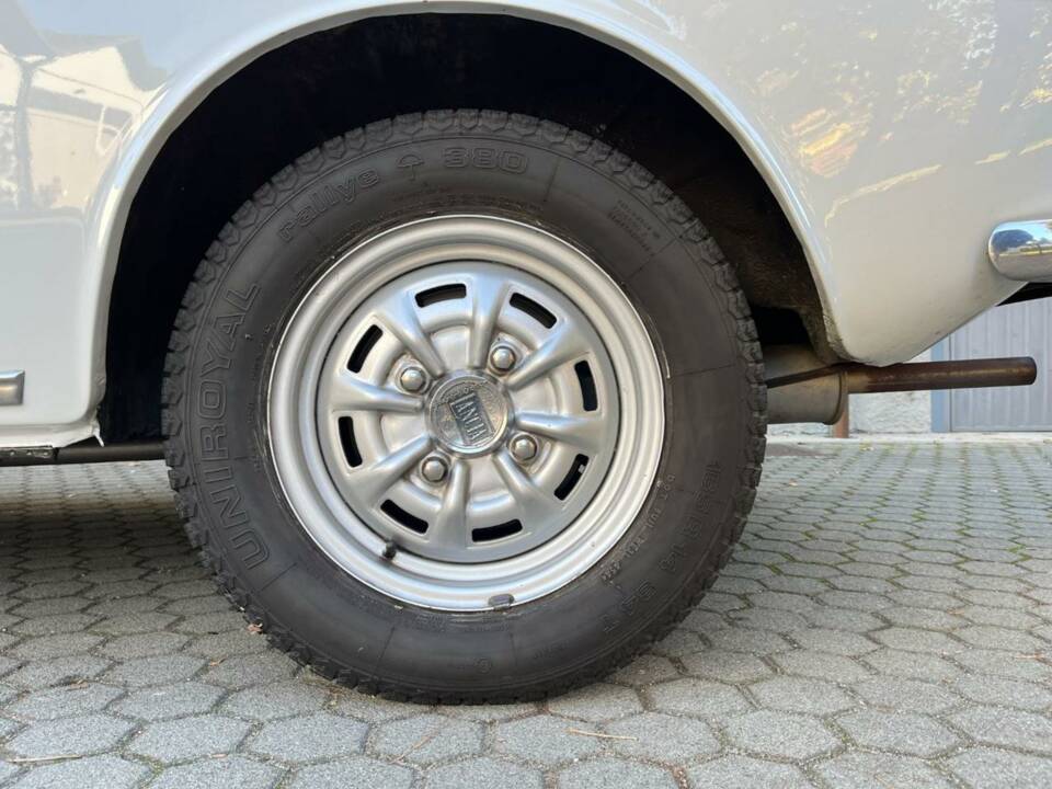 Image 33/44 of Lancia Fulvia 1.3 S (1970)
