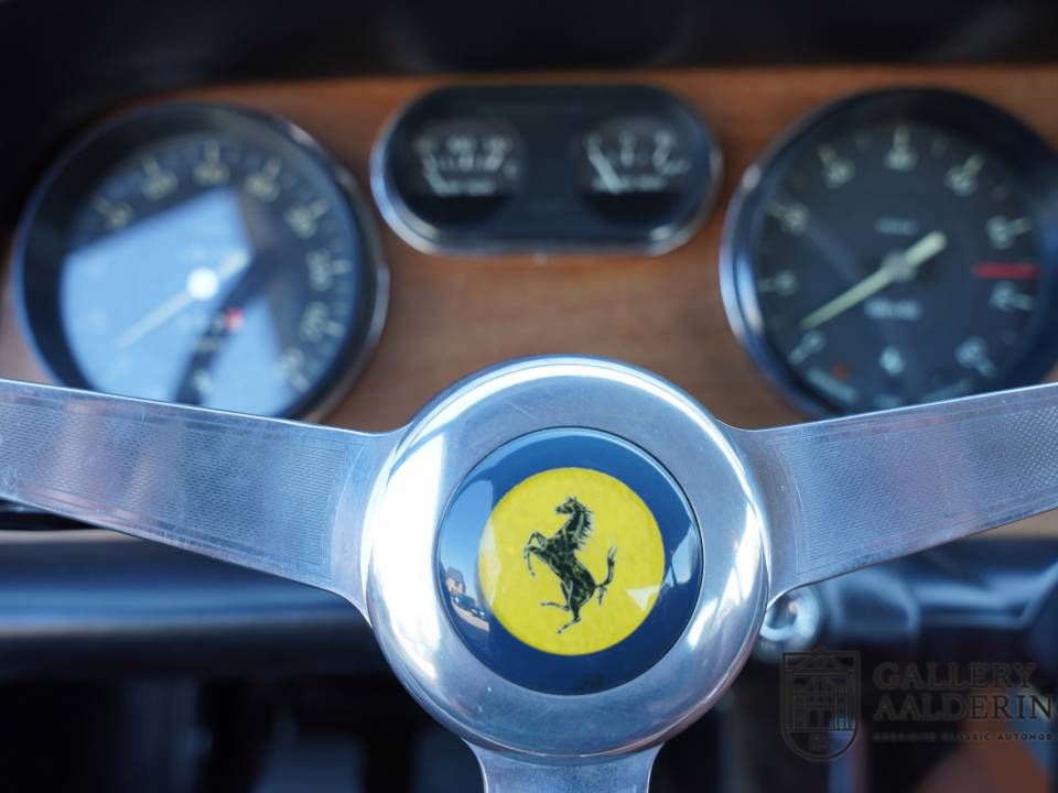 Bild 35/50 von Ferrari 330 GT 2+2 (1965)