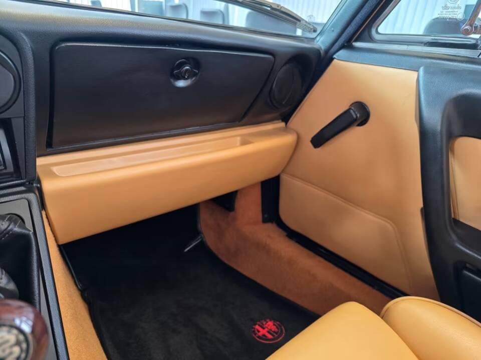 Bild 13/19 von Alfa Romeo 2.0 Spider (1990)