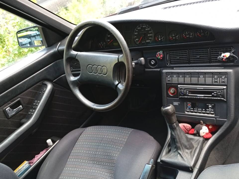 Bild 8/29 von Audi 100 Avant - 2.3 E (1990)
