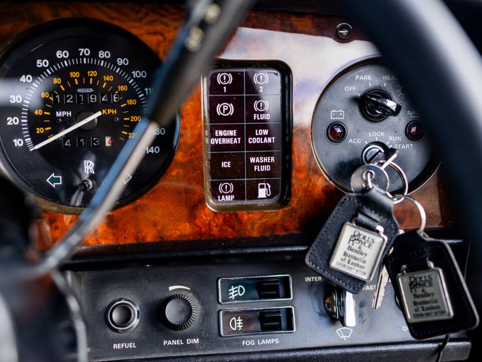 Afbeelding 49/50 van Rolls-Royce Corniche I (1982)