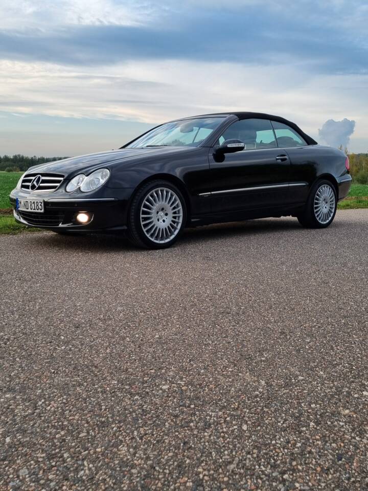 Image 24/31 de Mercedes-Benz CLK 200 K (2006)