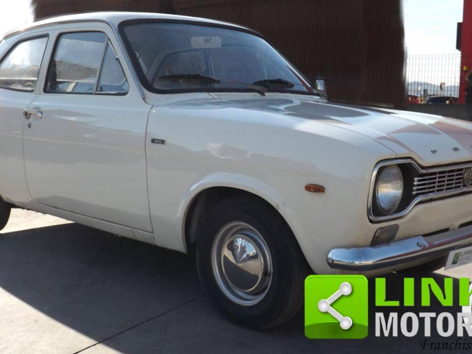 Image 1/10 of Ford Escort 1300L (1971)